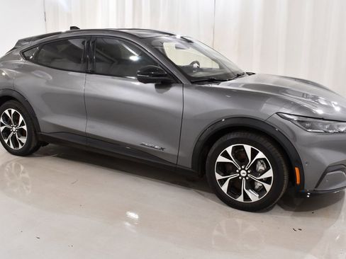 Used 2023 Ford Mustang Mach-E Premium image 5