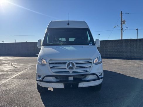 Used 2022 Mercedes-Benz Sprinter 2500 image 2