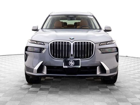 Certified 2025 BMW X7 xDrive40i w/ Premium Package image 9