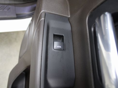 Used 2021 Chevrolet Silverado 1500 LT image 25