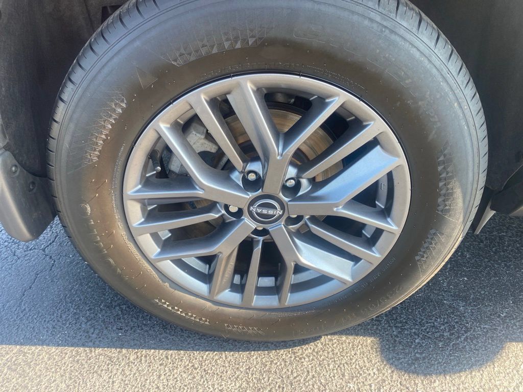 Used 2023 Nissan Rogue S AWD/4WD image 25