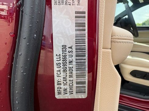 Used 2025 Jeep Grand Cherokee L Limited RWD image 33