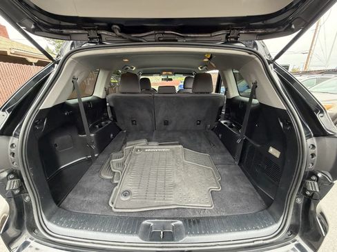 Used 2014 Toyota Highlander LE AWD/4WD image 13