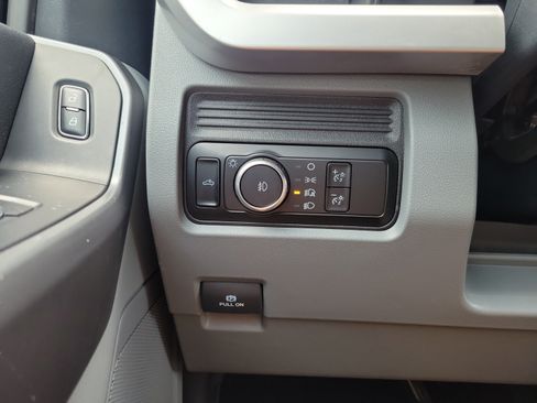 Certified 2025 Ford F250 XLT AWD/4WD image 19