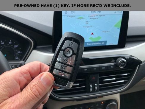 Used 2022 Ford Escape SEL AWD/4WD image 3