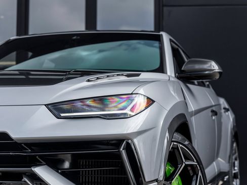 Used 2024 Lamborghini Urus Performante AWD/4WD image 21