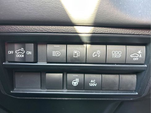 Used 2024 Toyota Tundra Platinum AWD/4WD image 25