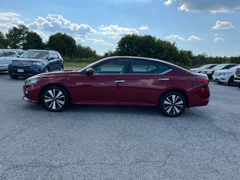 Used 2022 Nissan Altima 2.5 SV w/ SV Premium Package FWD image 6