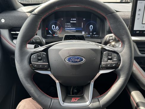Used 2025 Ford Explorer ST AWD/4WD image 19