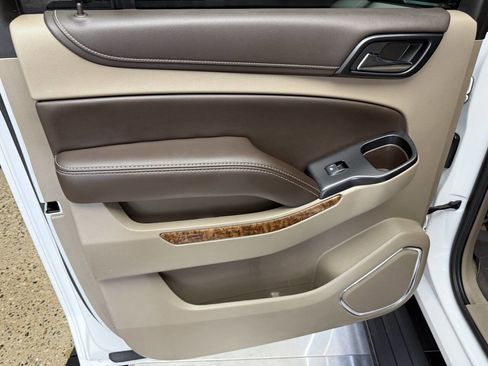 Used 2017 Chevrolet Suburban Premier AWD/4WD image 22