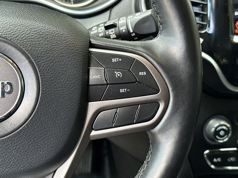 Used 2020 Jeep Cherokee Limited w/ Advanced Safety Group FWD image 30