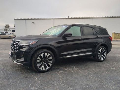 Used 2025 Ford Explorer Platinum w/ LUX Leather Package image 8