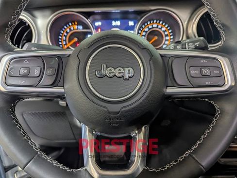 Used 2022 Jeep Wrangler Unlimited Sahara image 18