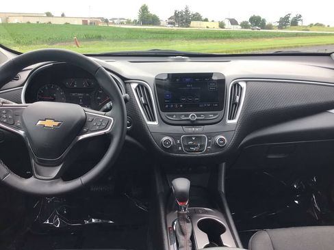 Used 2025 Chevrolet Malibu RS FWD image 22