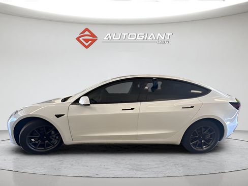 Used 2023 Tesla Model 3 Standard Range RWD image 3