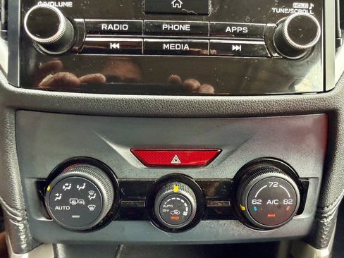 Used 2019 Subaru Forester Premium AWD/4WD image 43
