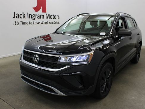 Certified 2022 Volkswagen Taos S FWD image 1