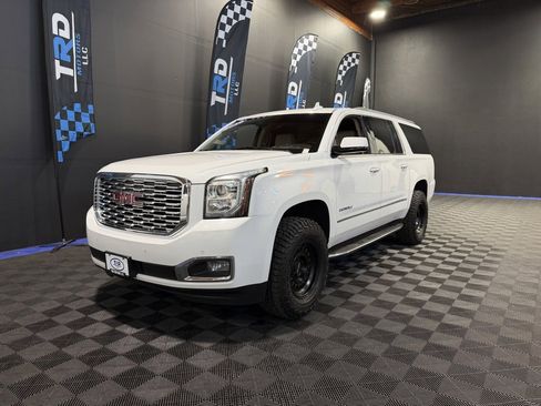Used 2020 GMC Yukon XL Denali image 1