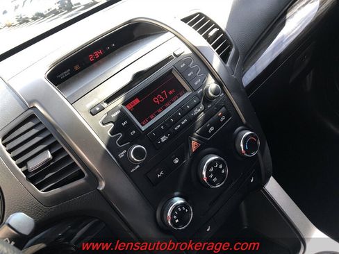 Used 2012 Kia Sorento LX w/ V6 Convenience Pkg FWD image 13