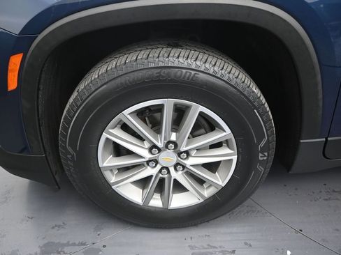 Used 2023 Chevrolet Traverse LT FWD image 9