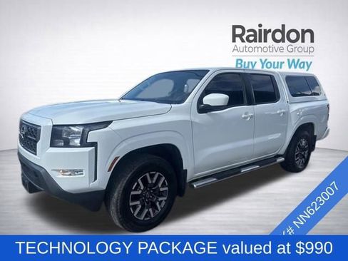 Used 2022 Nissan Frontier SV image 3