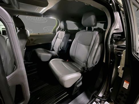 Used 2023 Toyota Sienna XLE w/ XLE Plus Package FWD image 18