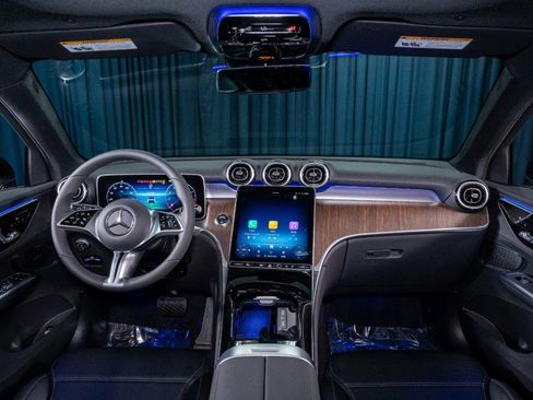 New 2026 Mercedes-Benz GLC 300 image 13