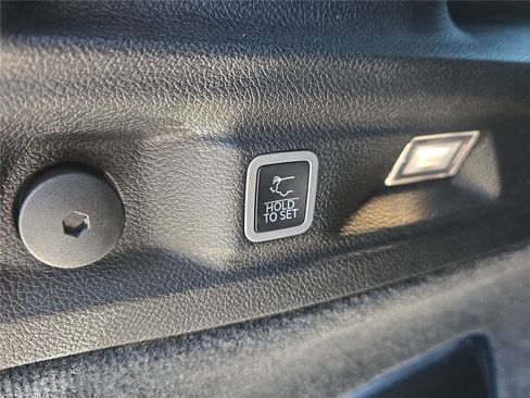 Used 2022 Jeep Grand Cherokee L Overland image 13