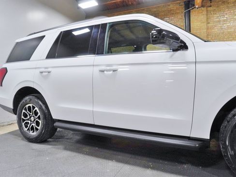 Used 2024 Ford Expedition XL AWD/4WD image 9