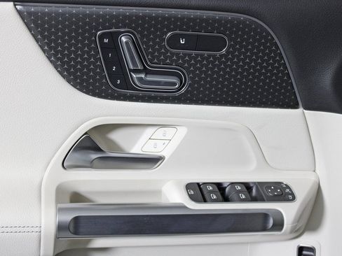 Certified 2026 Mercedes-Benz GLB 250 4MATIC image 11
