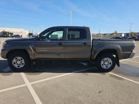 Used 2014 Toyota Tacoma PreRunner image 8