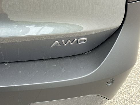 New 2026 Nissan Kicks SV w/ SV Premium Package image 8