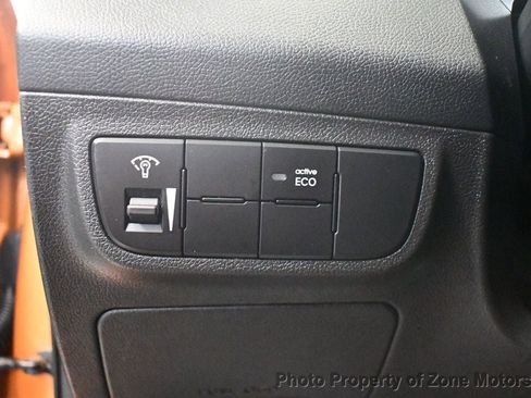 Used 2016 Hyundai Veloster Turbo image 27