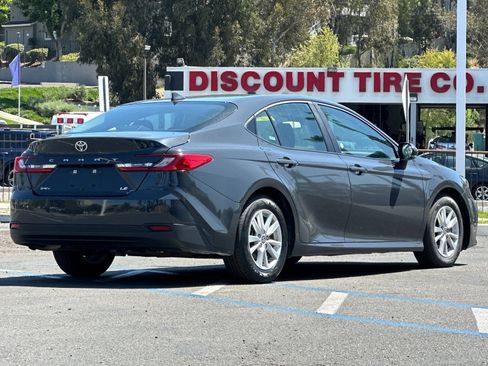 Used 2025 Toyota Camry LE image 5
