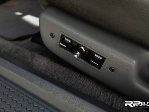 Used 1991 Chevrolet Camaro Z28 RWD image 64