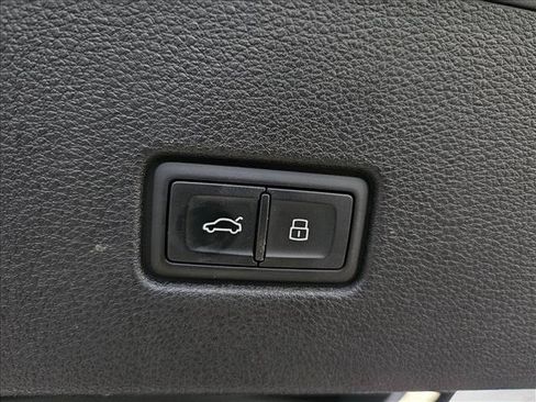 Certified 2025 Audi Q8 Premium Plus AWD/4WD image 25