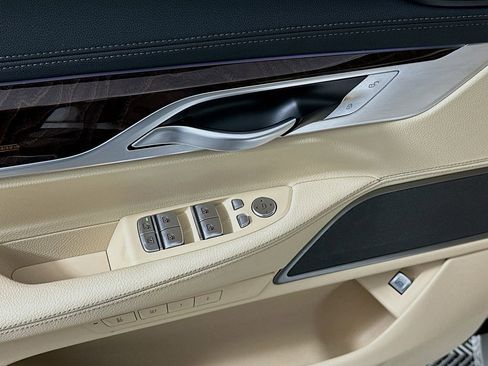 Used 2022 BMW 740i image 18