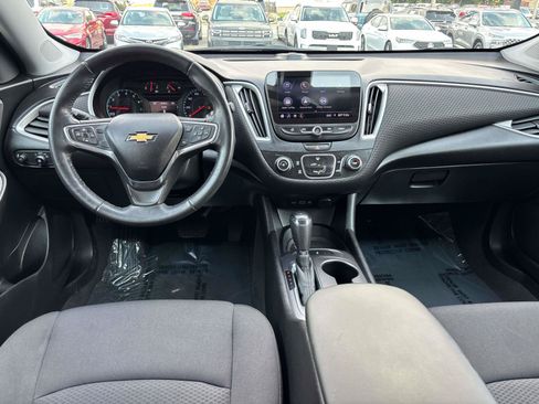 Used 2019 Chevrolet Malibu RS FWD image 10