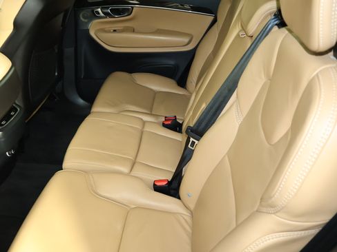 Used 2018 Volvo XC90 T6 Momentum w/ Convenience Package image 47