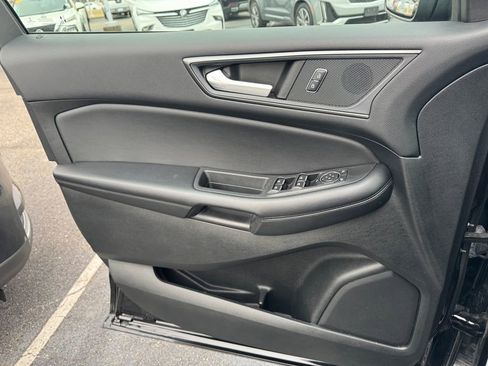 Used 2022 Ford Edge SE image 12