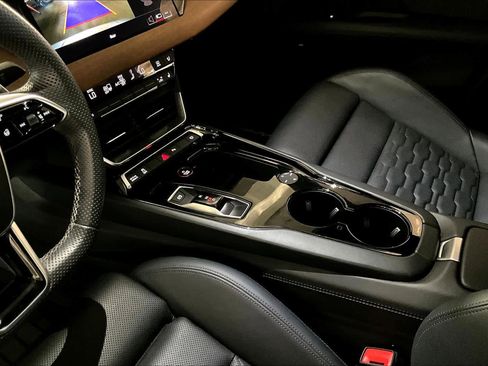 Used 2023 Audi e-tron GT Premium Plus image 16