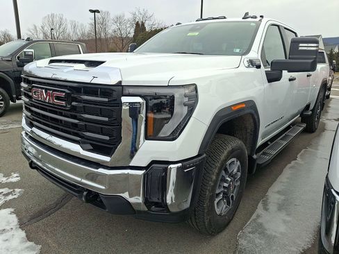 New 2026 GMC Sierra 3500 Pro image 3
