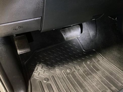 Used 2017 RAM 1500 Rebel w/ Luxury Group image 38