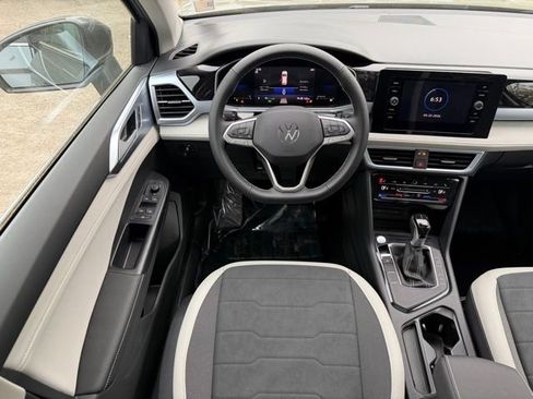 New 2026 Volkswagen Taos SE FWD image 11