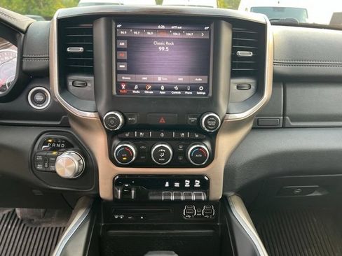 Used 2019 RAM 1500 Laramie AWD/4WD image 17