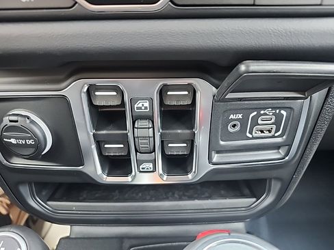 New 2025 Jeep Wrangler Sahara image 34