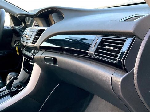 Used 2016 Honda Accord LX image 18