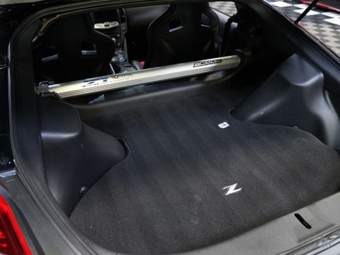 Used 2018 Nissan 370Z NISMO RWD image 44