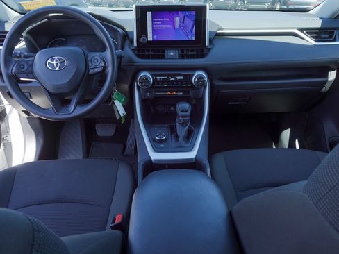Used 2025 Toyota RAV4 LE AWD/4WD image 11