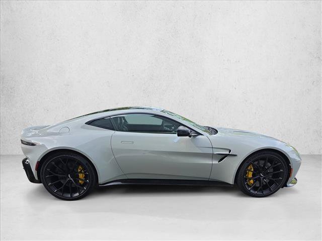 Used 2025 Aston Martin V8 Vantage Coupe RWD image 4